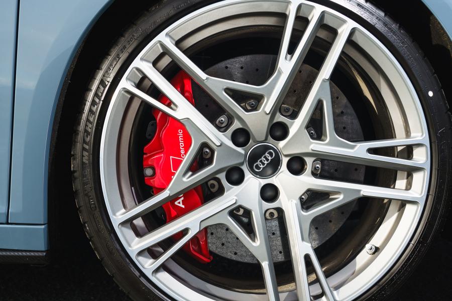 Колеса Audi R8 V10 Performance 2019 года  (UK) (фото 113 из 136)